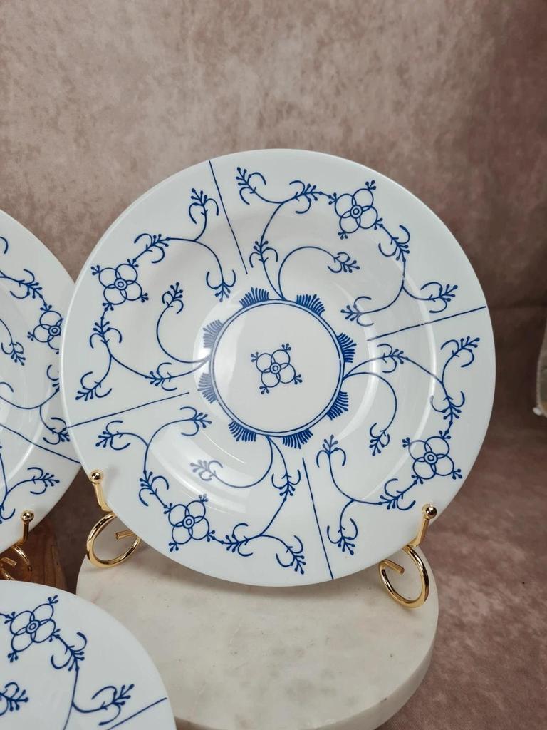 Lot de 8 assiettes creuses Arcopal modèle “régence”