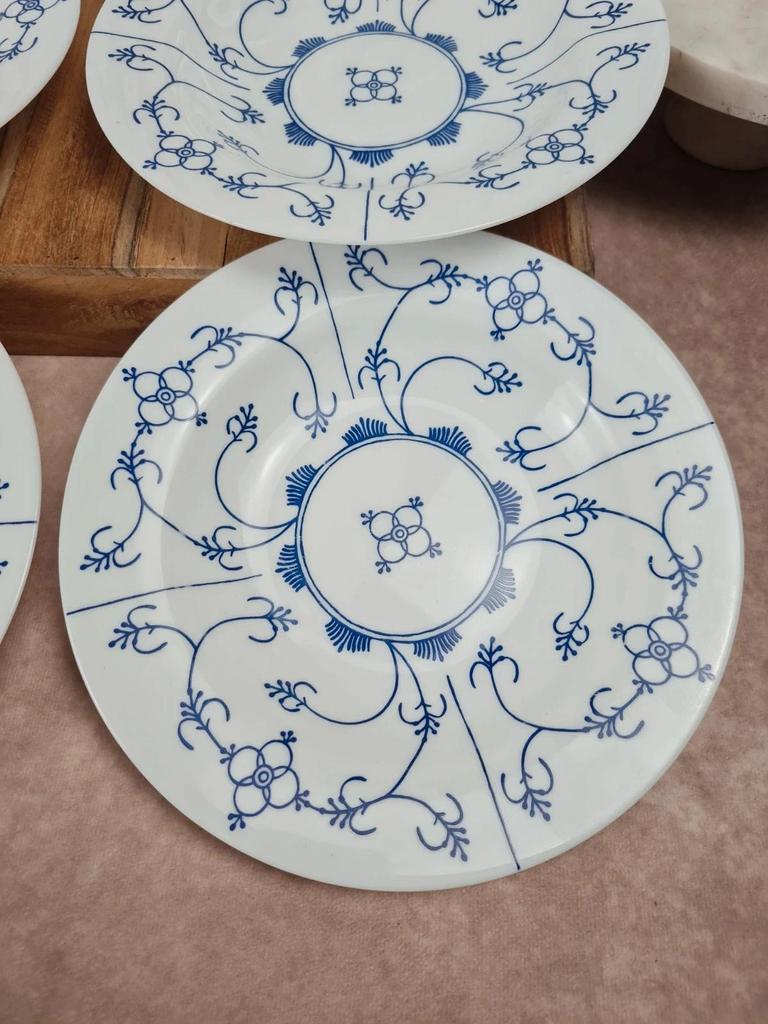 Lot de 8 assiettes creuses Arcopal modèle “régence”