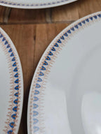 Lot porcelaine française ancienne – 8 assiettes à dessert + 1 plat à gâteau 💙