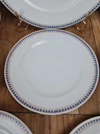 Lot porcelaine française ancienne – 8 assiettes à dessert + 1 plat à gâteau 💙