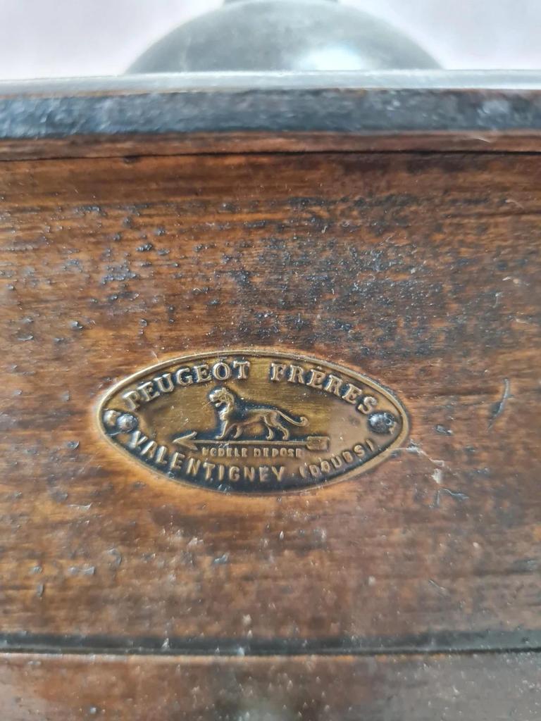 Moulin à café ancien Peugeot Frères en bois et métal 🫘