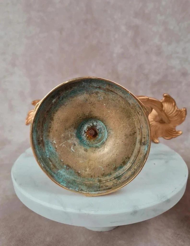 Paire de bougeoirs anciens dorés – style Louis Xv / Rocaille