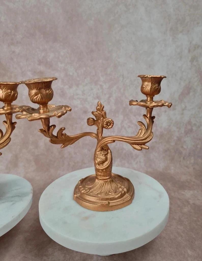 Paire de bougeoirs anciens dorés – style Louis Xv / Rocaille