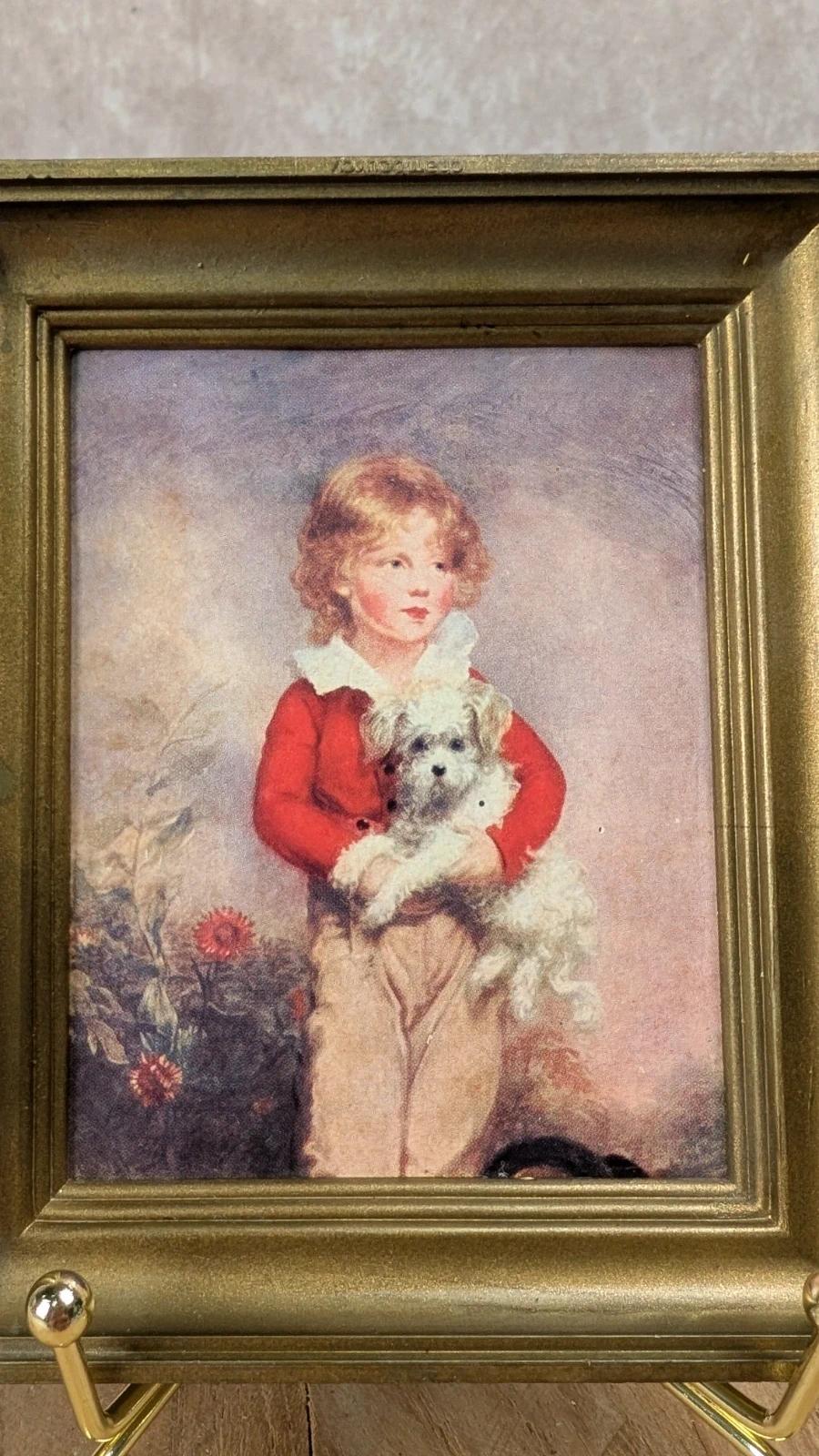 Petit cadre décoratif vintage plastique doré – Enfant & chien