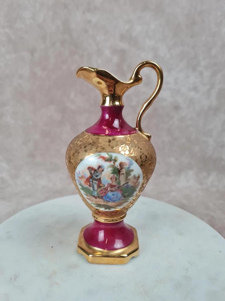 🌸 Petit pichet décoratif en porcelaine de Limoges signé Valade 🌸