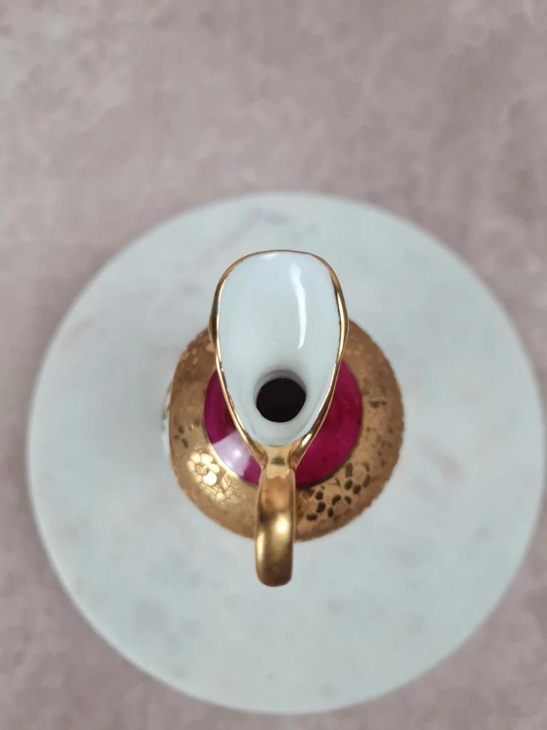 🌸 Petit pichet décoratif en porcelaine de Limoges signé Valade 🌸