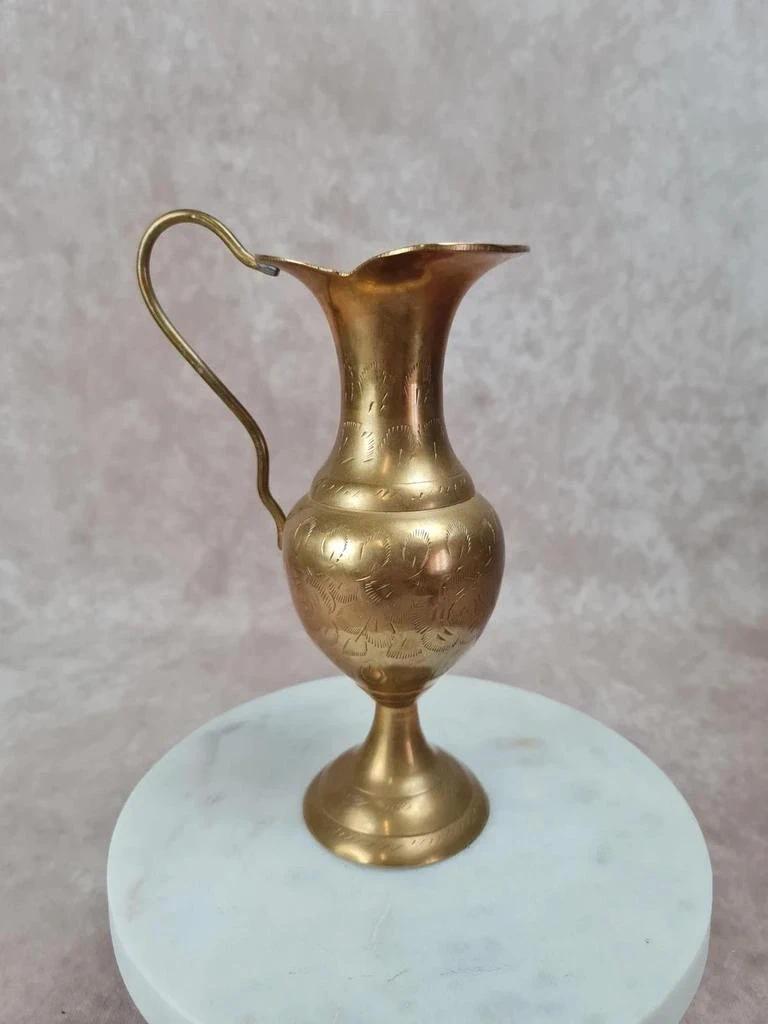 Petit pichet oriental en laiton gravé 🌿