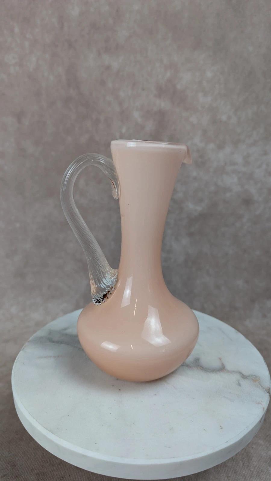 Petit pichet vintage en opaline rose 🌷