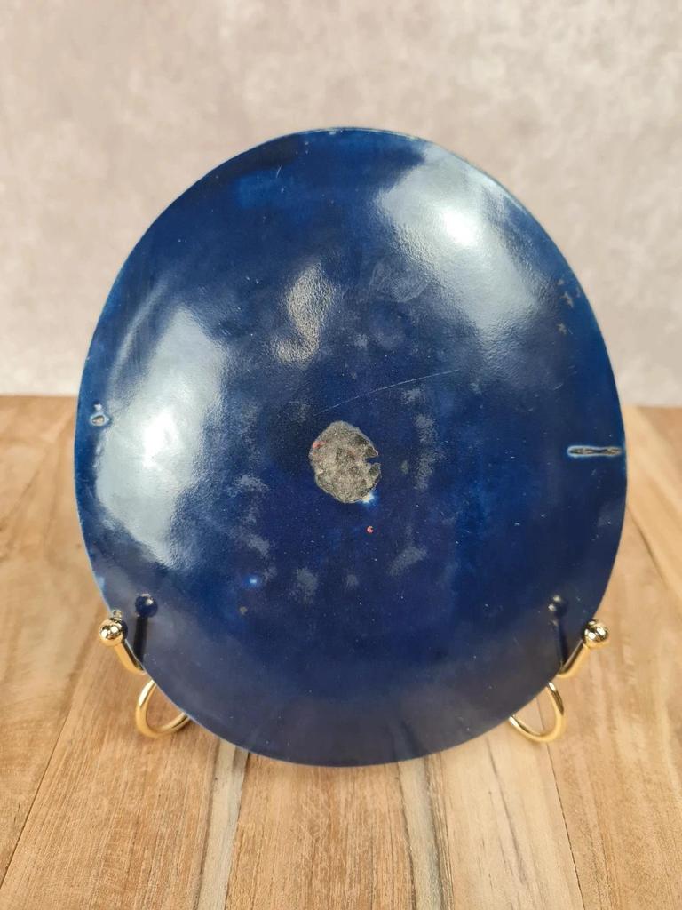 🩵 Petit plat ancien en barbotine – décor raisin et feuilles de vigne 🍇