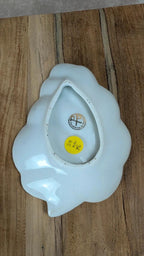 Petit plat en porcelaine Porcbe – décor rose & liseré doré