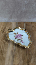 Petit plat en porcelaine Porcbe – décor rose & liseré doré