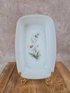 Petit plat vintage Arcopal marguerites – opaline blanche