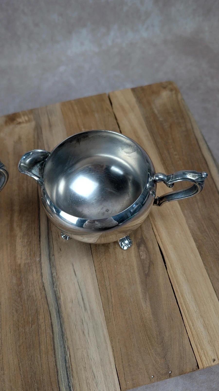 Petit pot à lait & sucrier en métal argenté