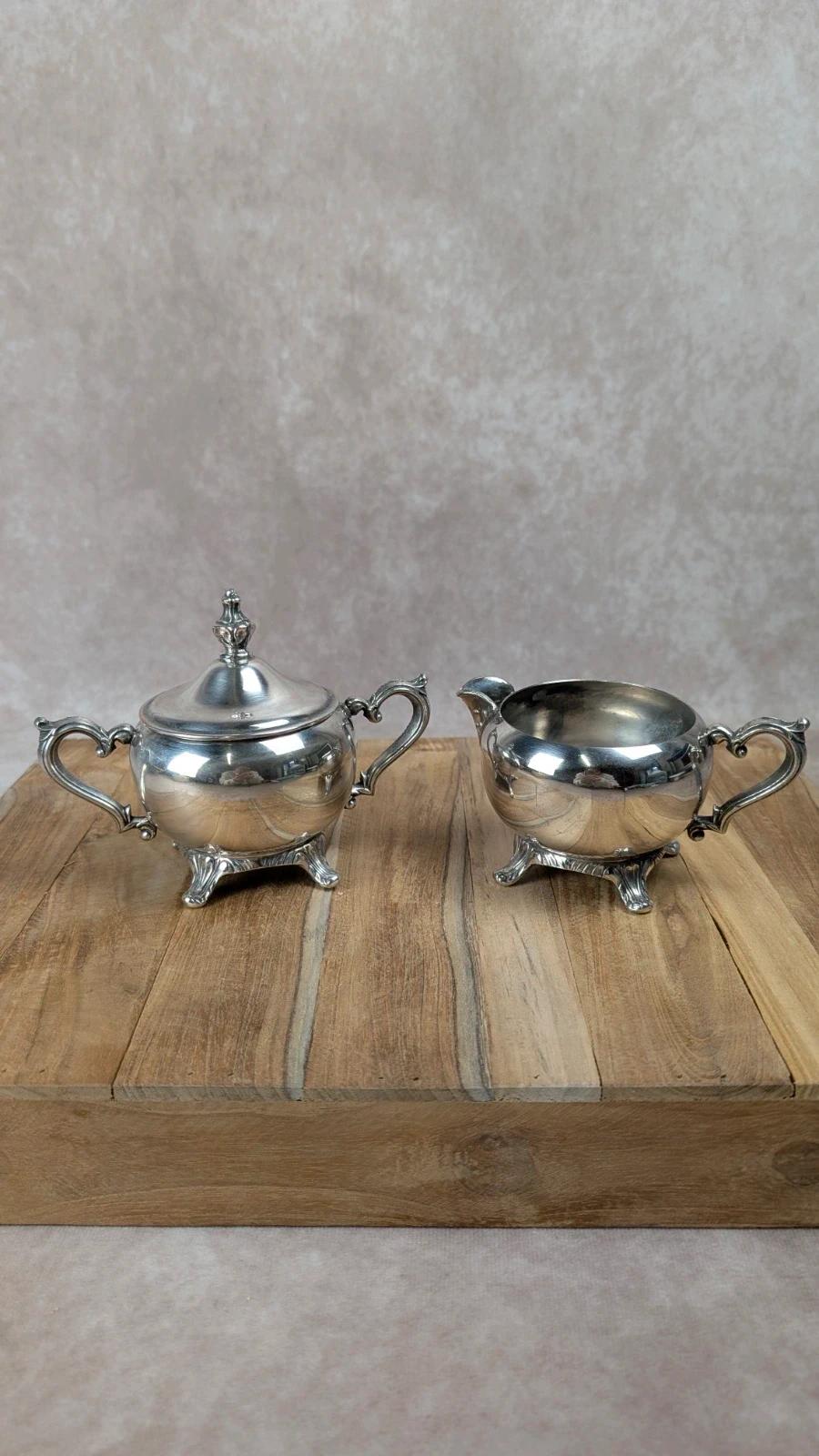 Petit pot à lait & sucrier en métal argenté