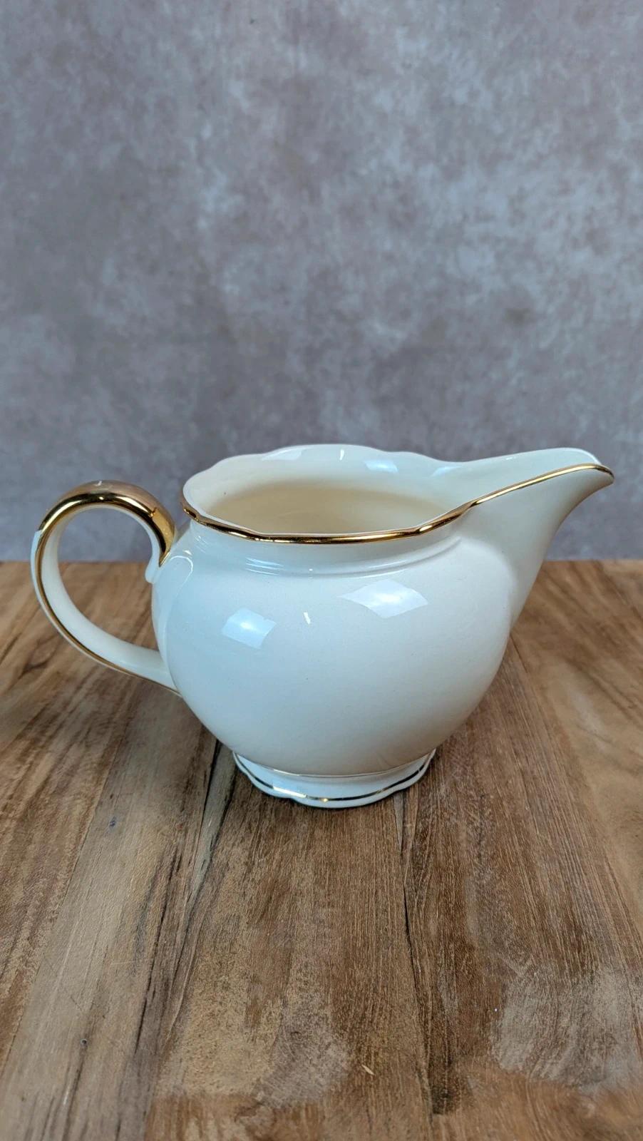 Petit pot à lait Villeroy & Boch liseré doré – vintage