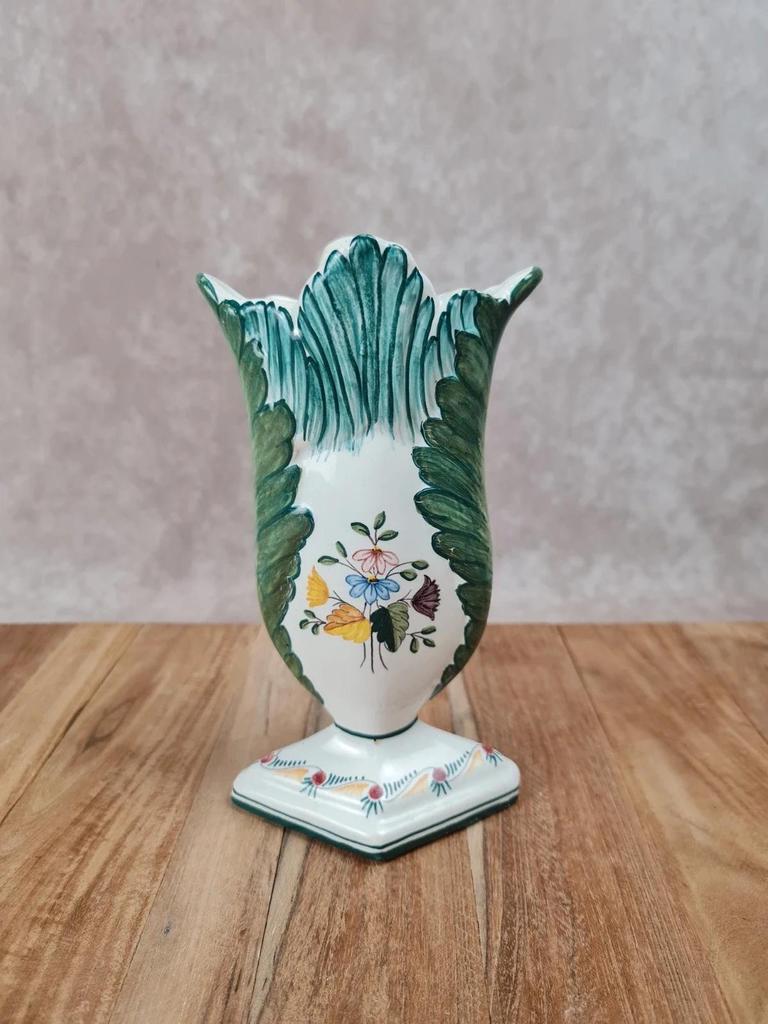🌿 Petit vase en faïence signé Figas – décor fleuri main 🌸
