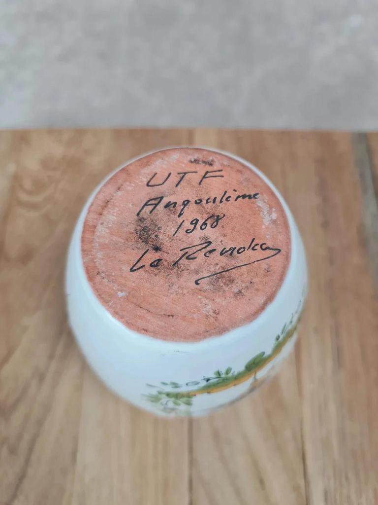 Petit vase en faïence signé La Renoleau – Angoulême 1968 🌼