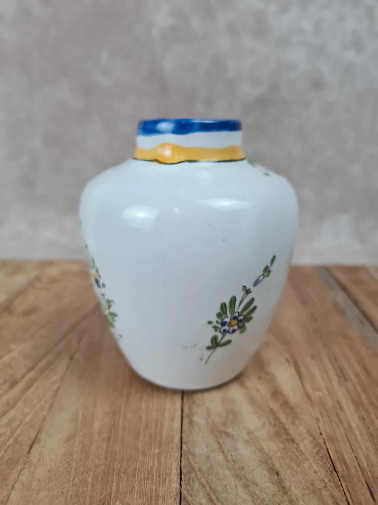 Petit vase en faïence signé La Renoleau – Angoulême 1968 🌼