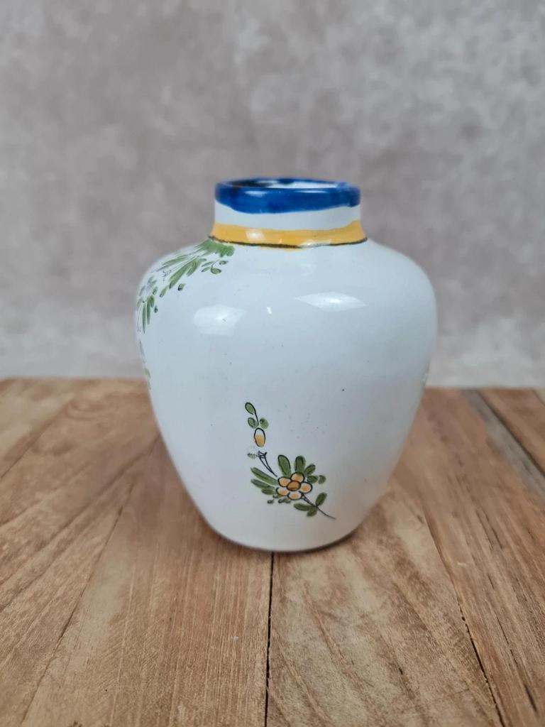 Petit vase en faïence signé La Renoleau – Angoulême 1968 🌼