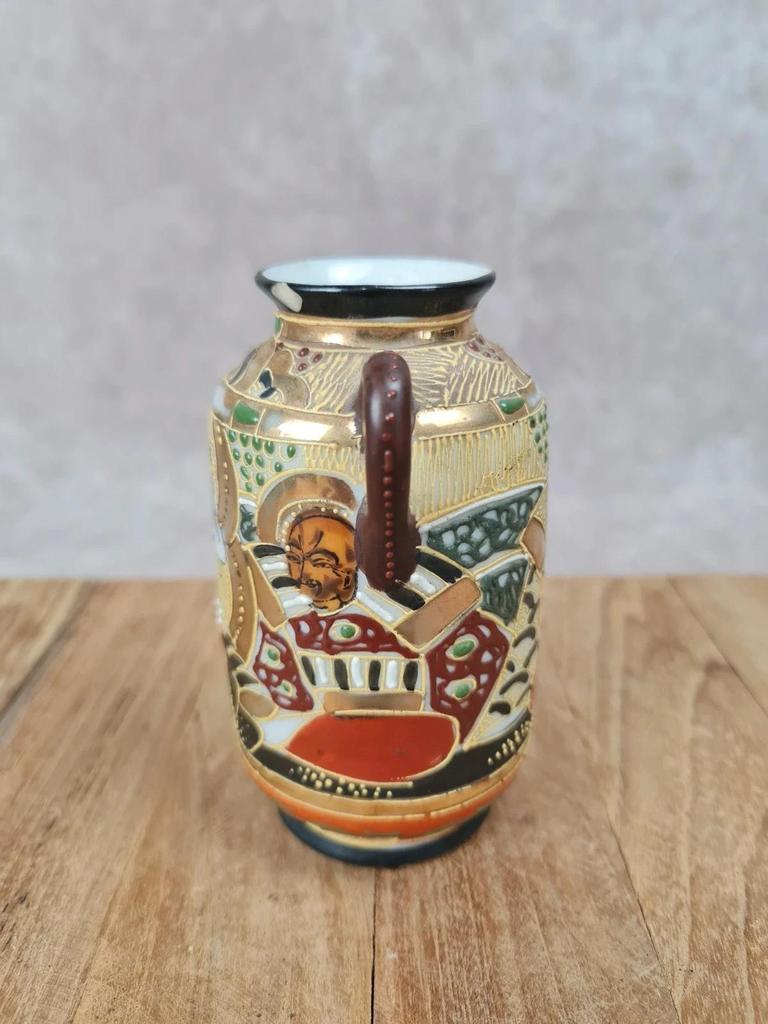 Petit vase japonais ancien Satsuma Moriage 🎎 décor bouddhique