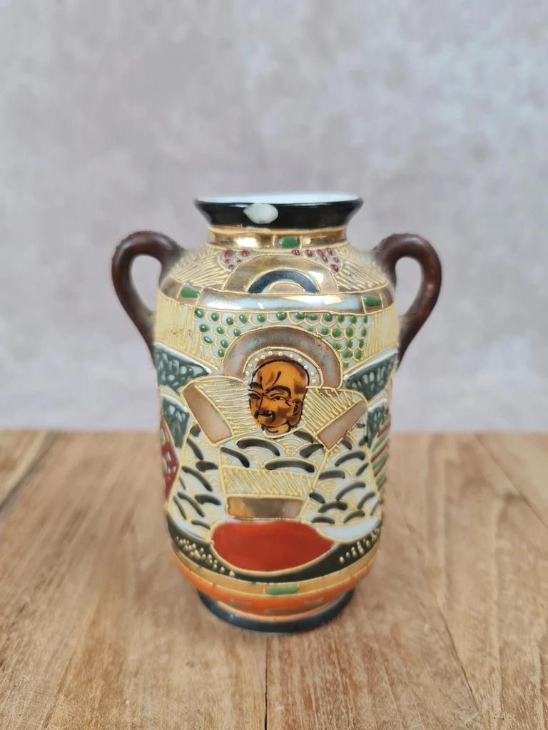 Petit vase japonais ancien Satsuma Moriage 🎎 décor bouddhique
