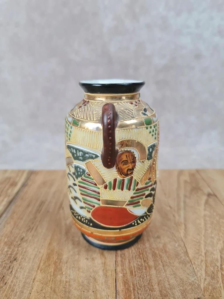 Petit vase japonais ancien Satsuma Moriage 🎎 décor bouddhique