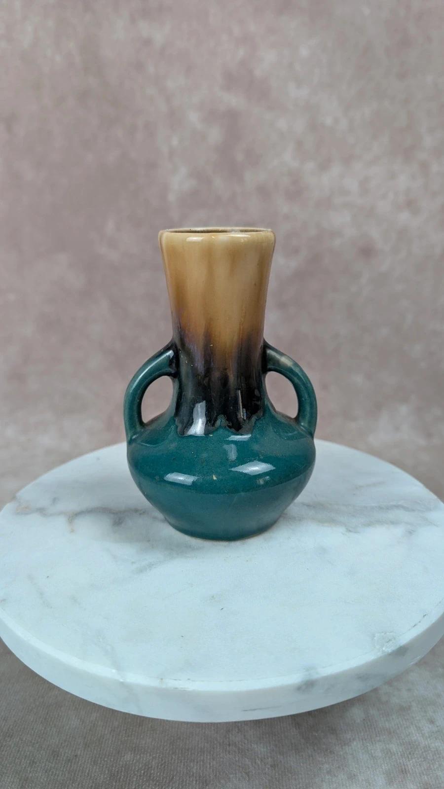 Petit vase vintage en céramique bicolore