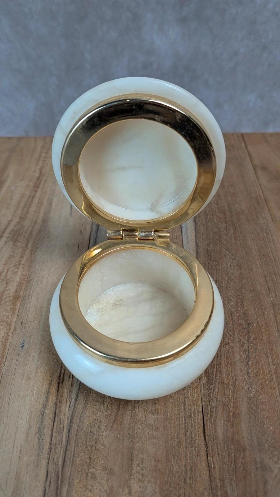 Petite boîte à bijoux vintage en albâtre décor floral