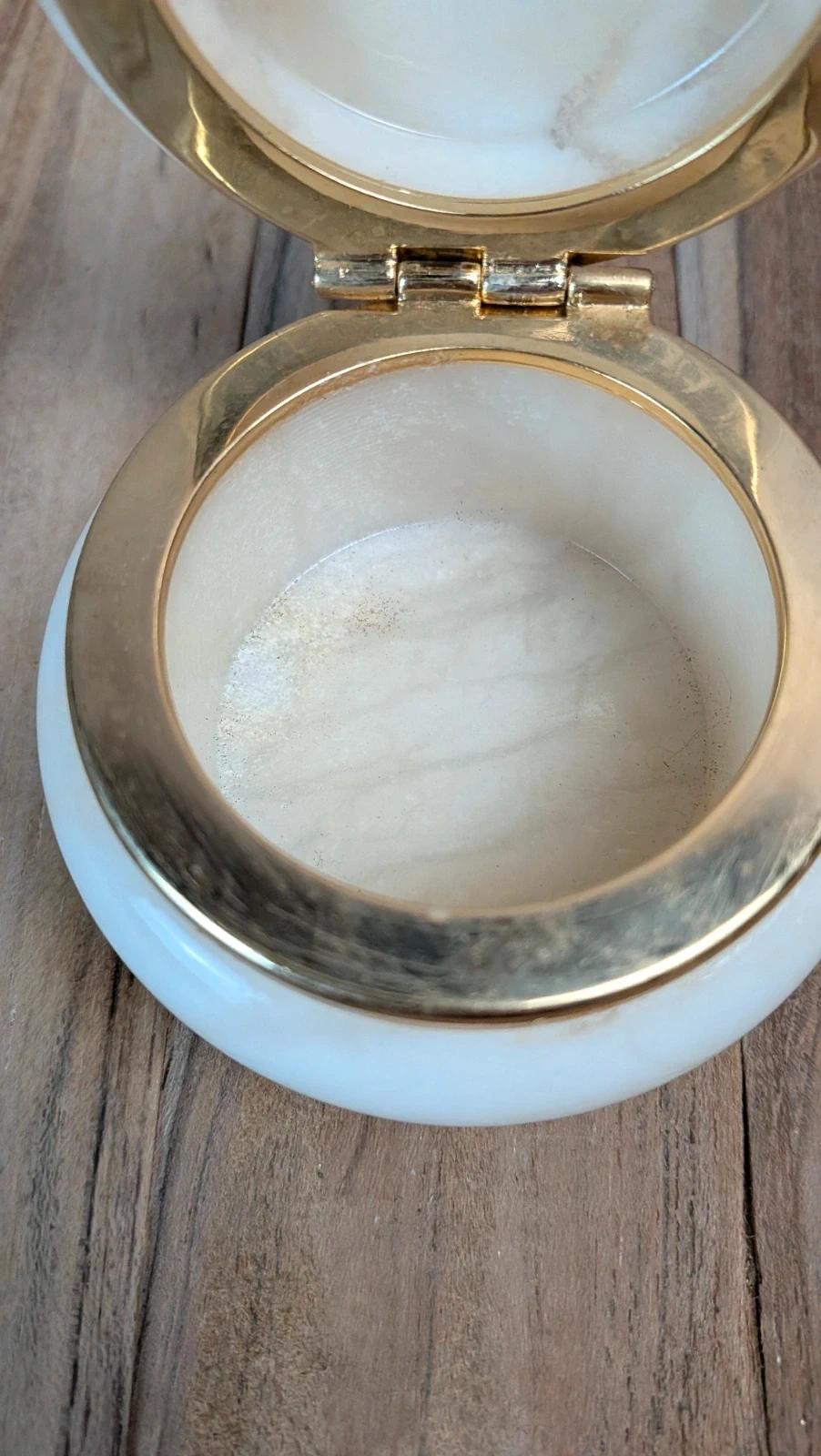 Petite boîte à bijoux vintage en albâtre décor floral