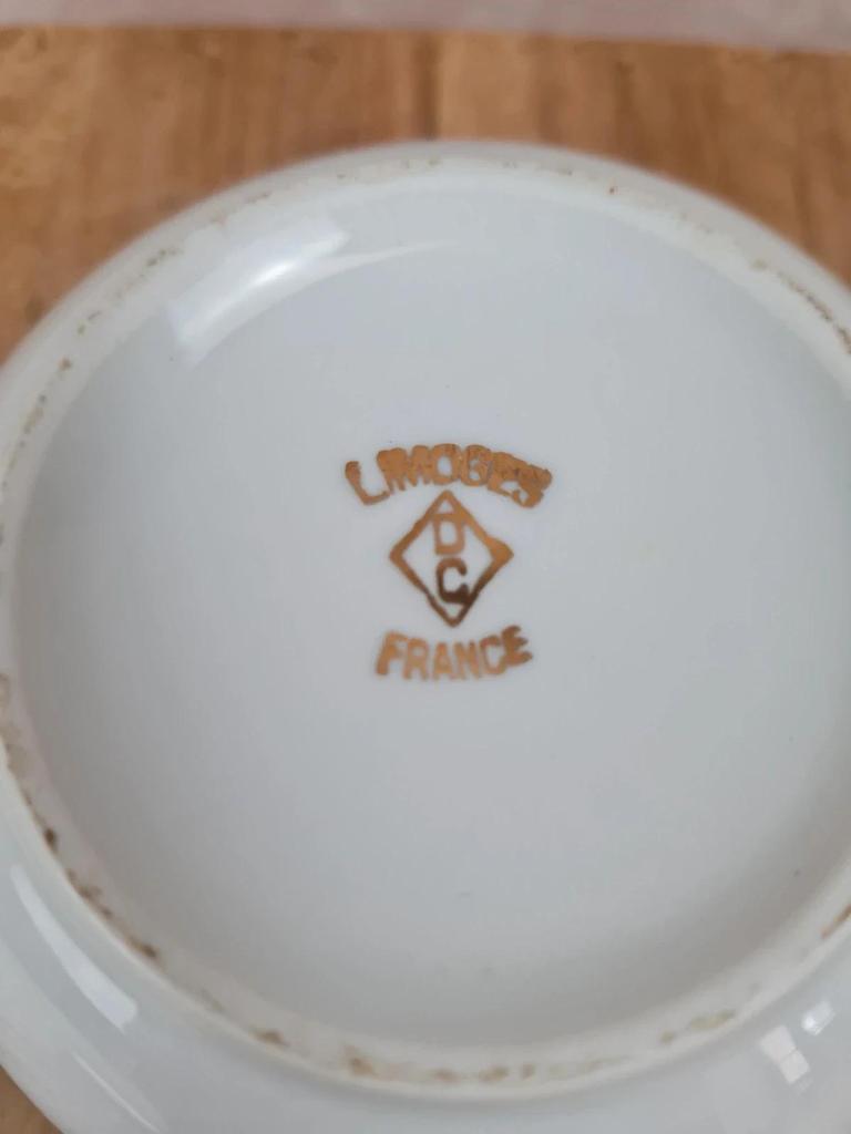Petite boîte en porcelaine de Limoges – décor Fragonard 🎨💛