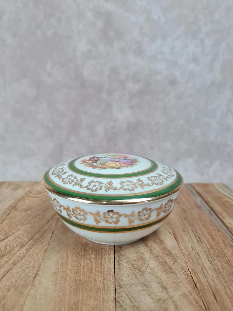 Petite boîte en porcelaine de Limoges – décor Fragonard 🎨💛