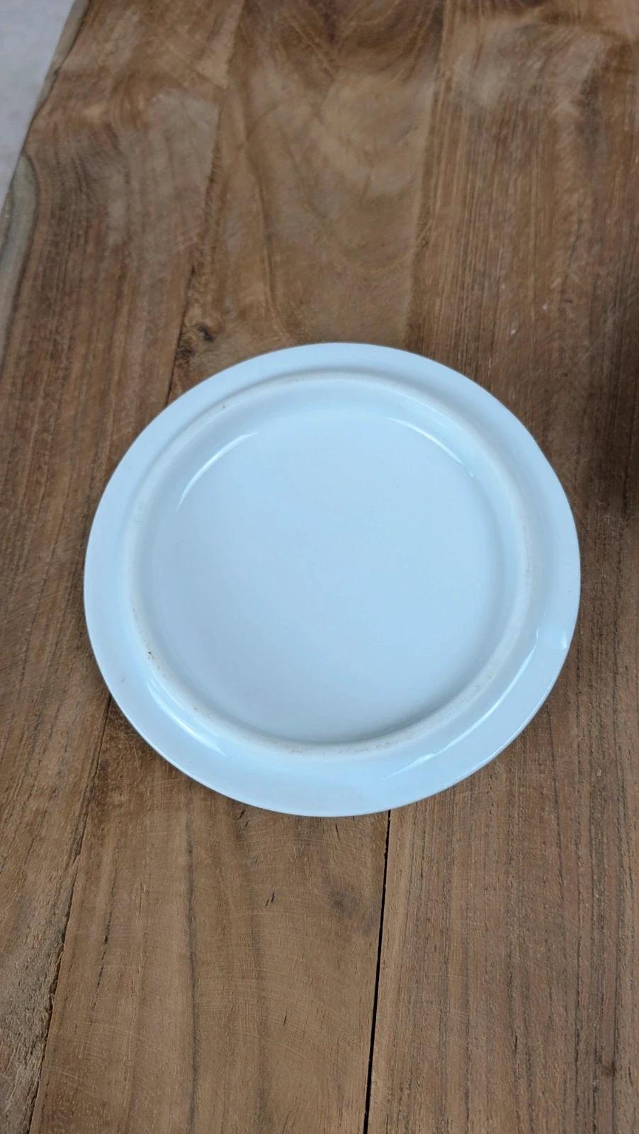 Petite boîte en porcelaine décor asiatique