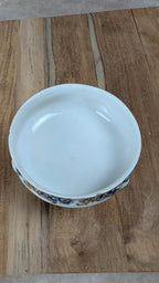 Petite boîte tripode en porcelaine de Limoges