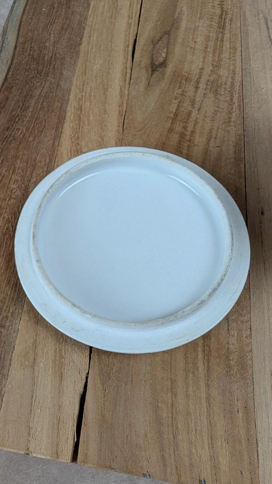 Petite boîte tripode en porcelaine de Limoges