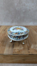 Petite boîte tripode en porcelaine de Limoges