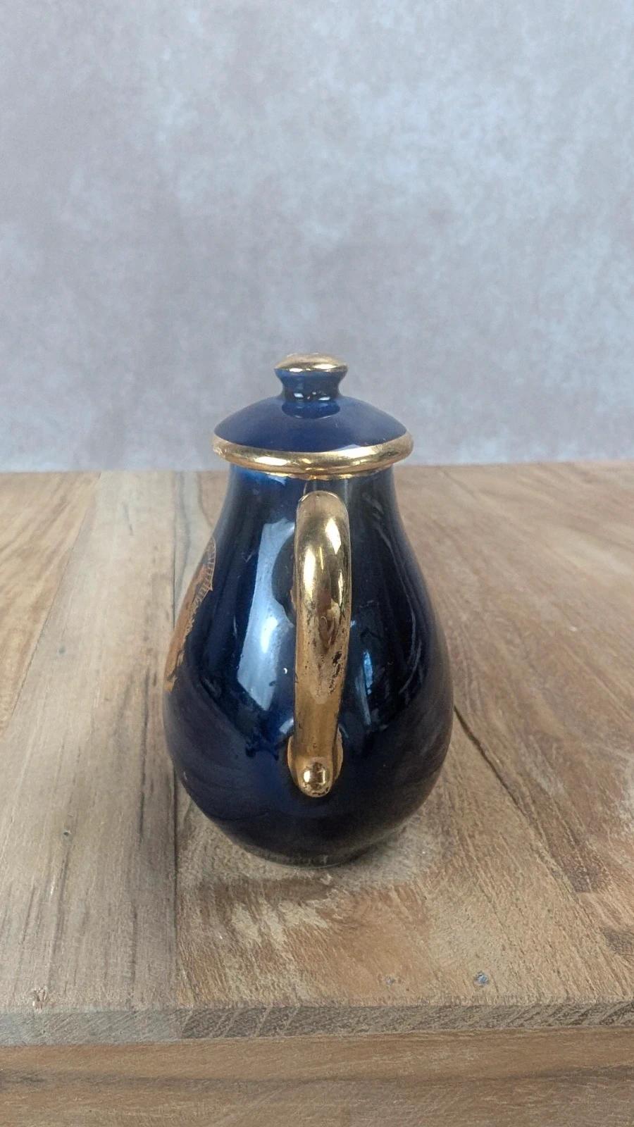 Petite théière miniature en porcelaine bleu cobalt & or – Limoges France