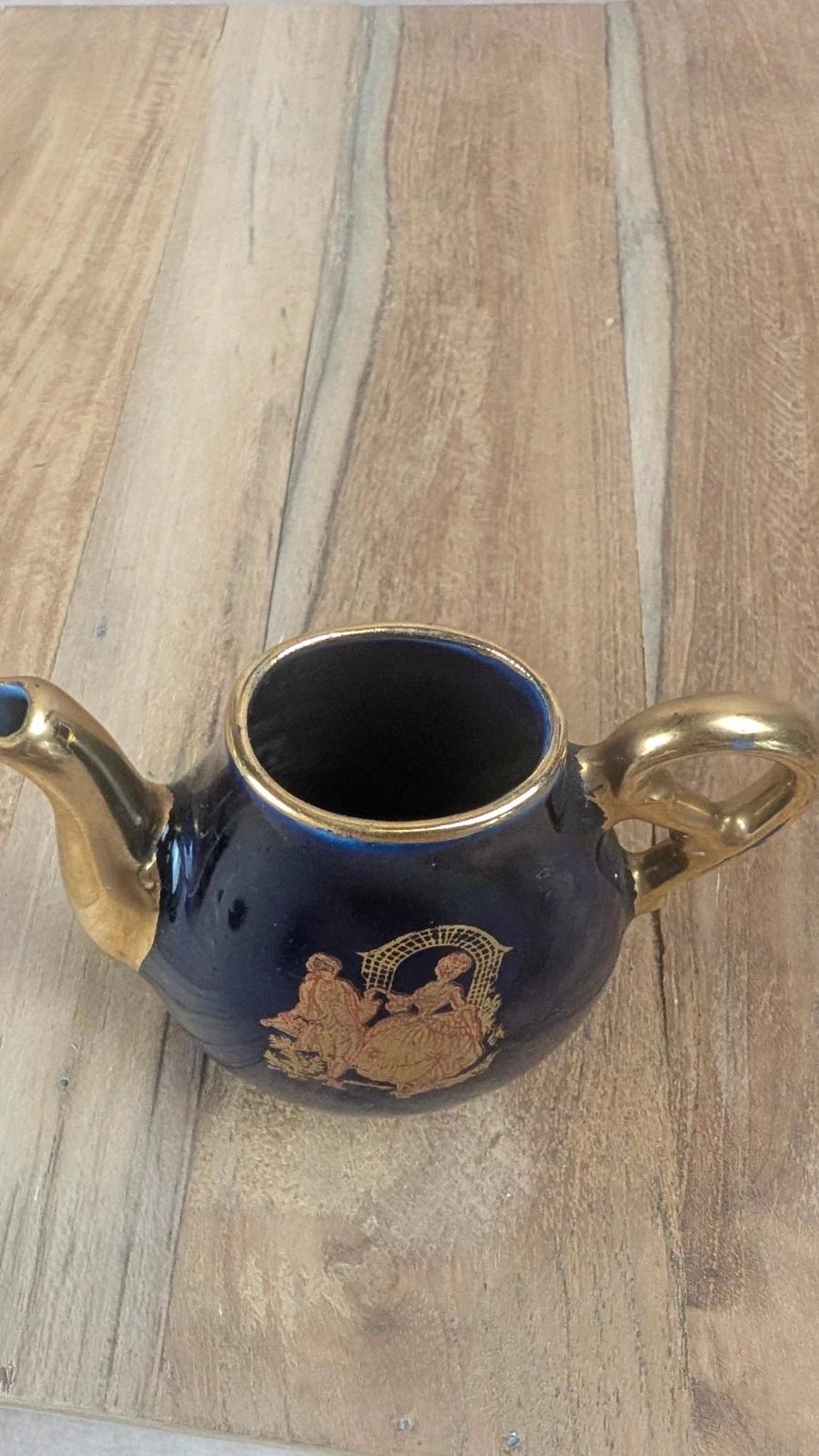 Petite théière miniature en porcelaine bleu cobalt & or – Limoges France