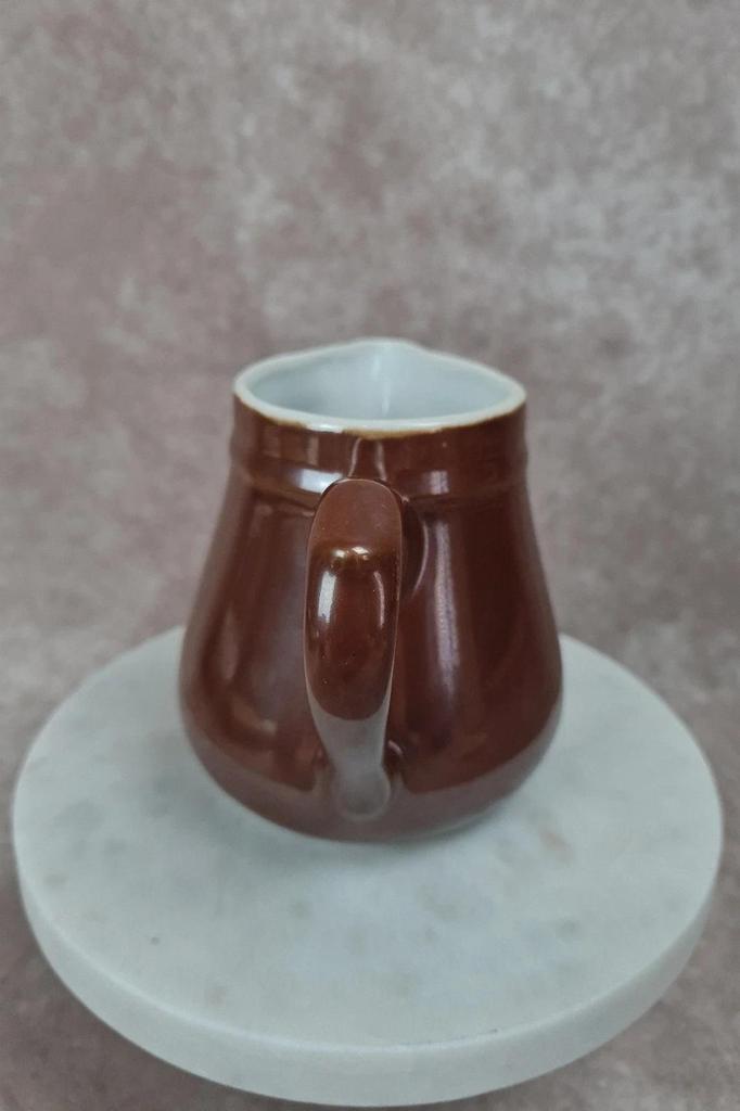 Pichet vintage Apilco en porcelaine marron