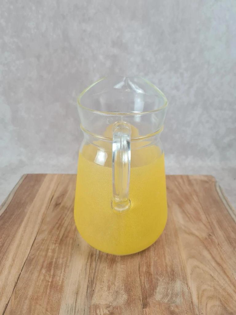 Pichet vintage en verre jaune – élégant & lumineux