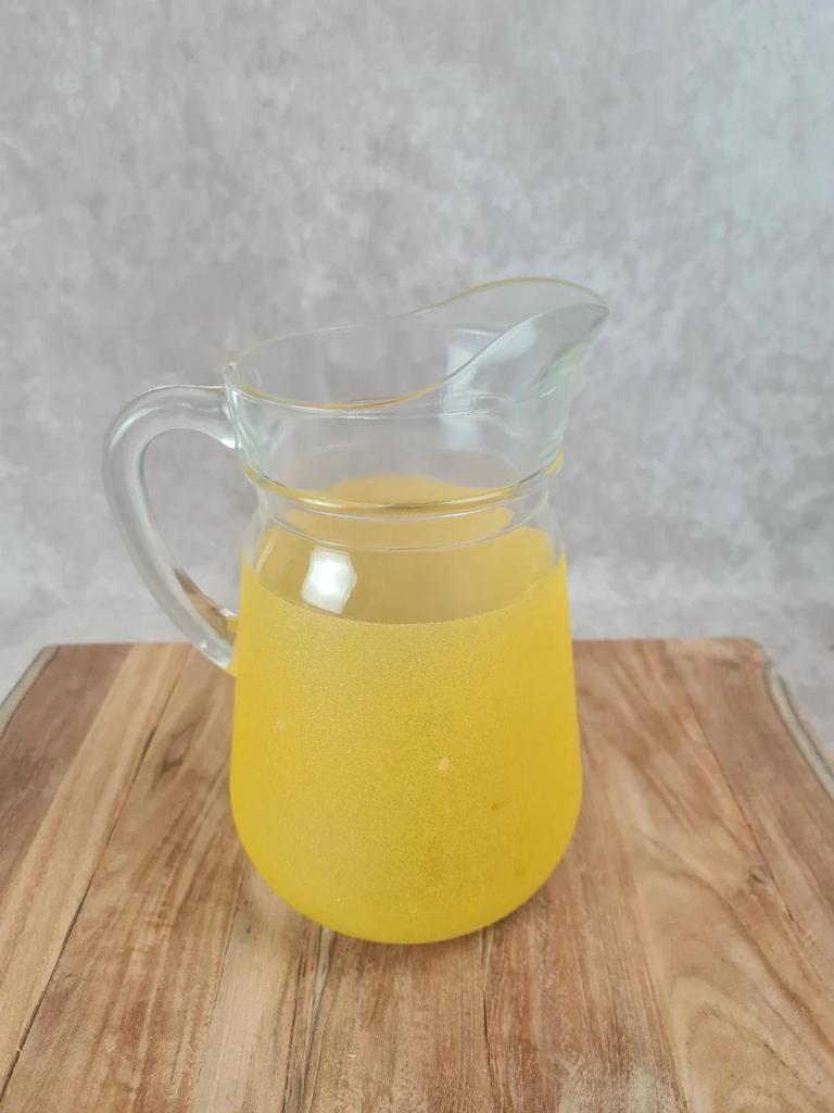 Pichet vintage en verre jaune – élégant & lumineux
