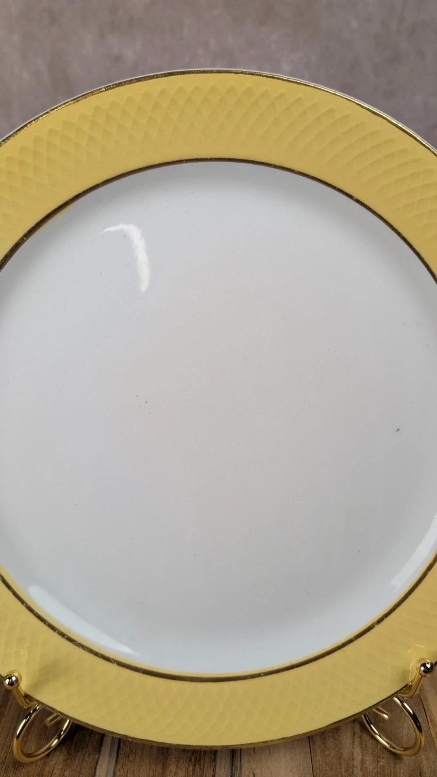 Plat ancien Moulin des Loups jaune et blanc doré