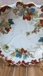 Plat décoratif ancien en porcelaine chinoise – dorures & décor polychrome