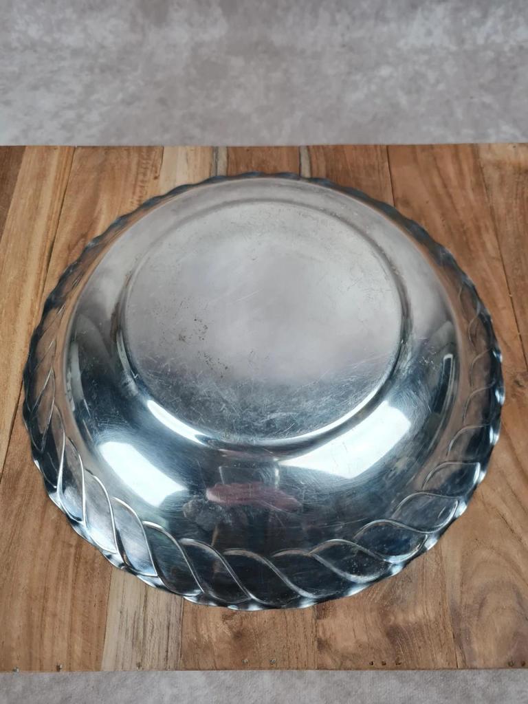 Plat en métal argenté – décor torsadé