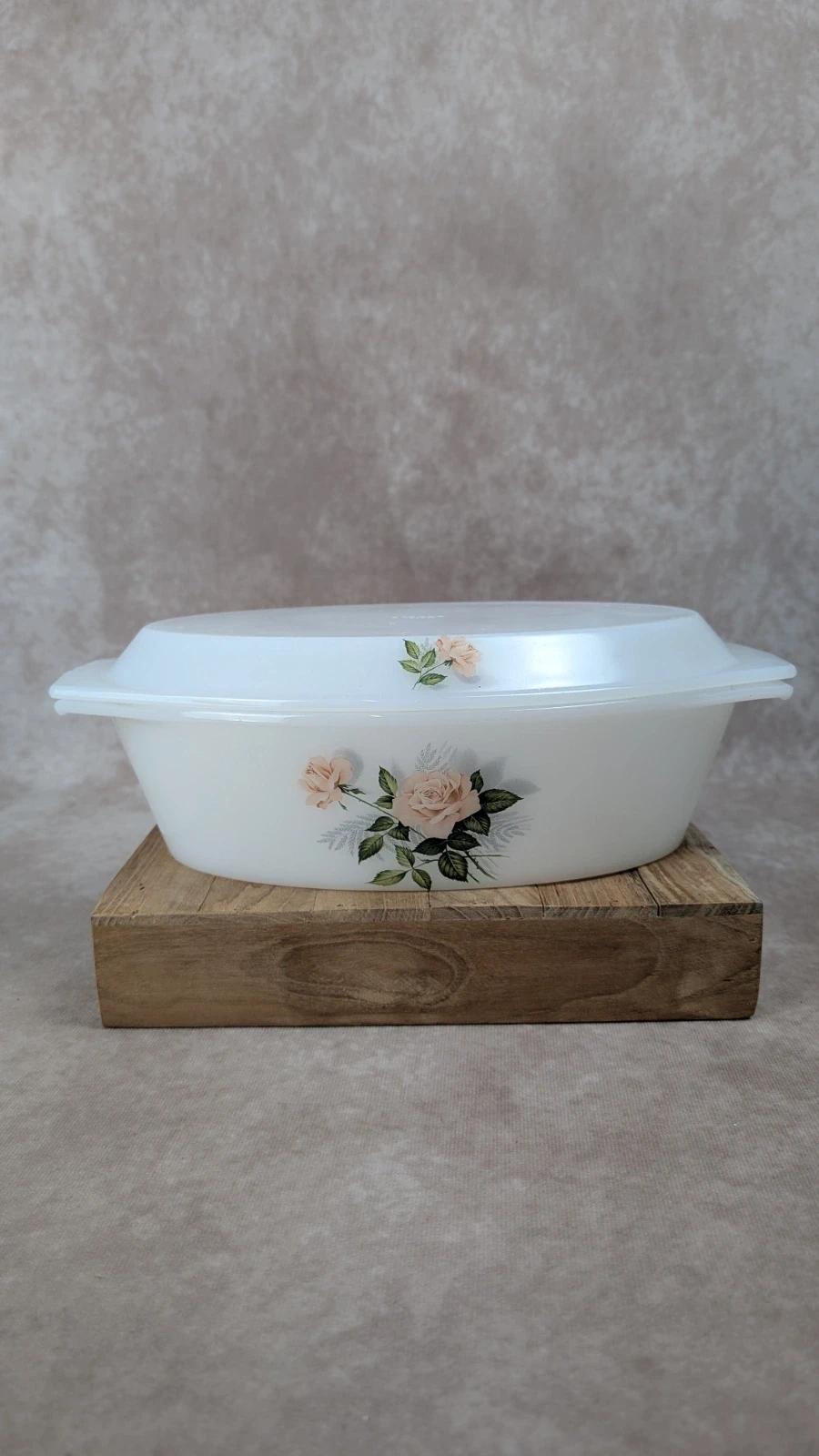 🌹 Plat vintage Arcopal avec couvercle – décor roses 🌹