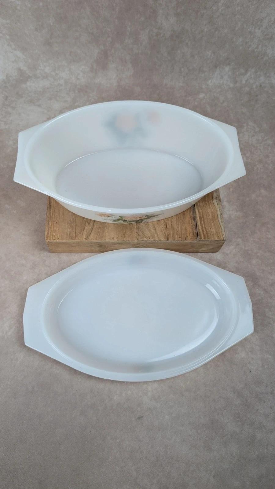 🌹 Plat vintage Arcopal avec couvercle – décor roses 🌹