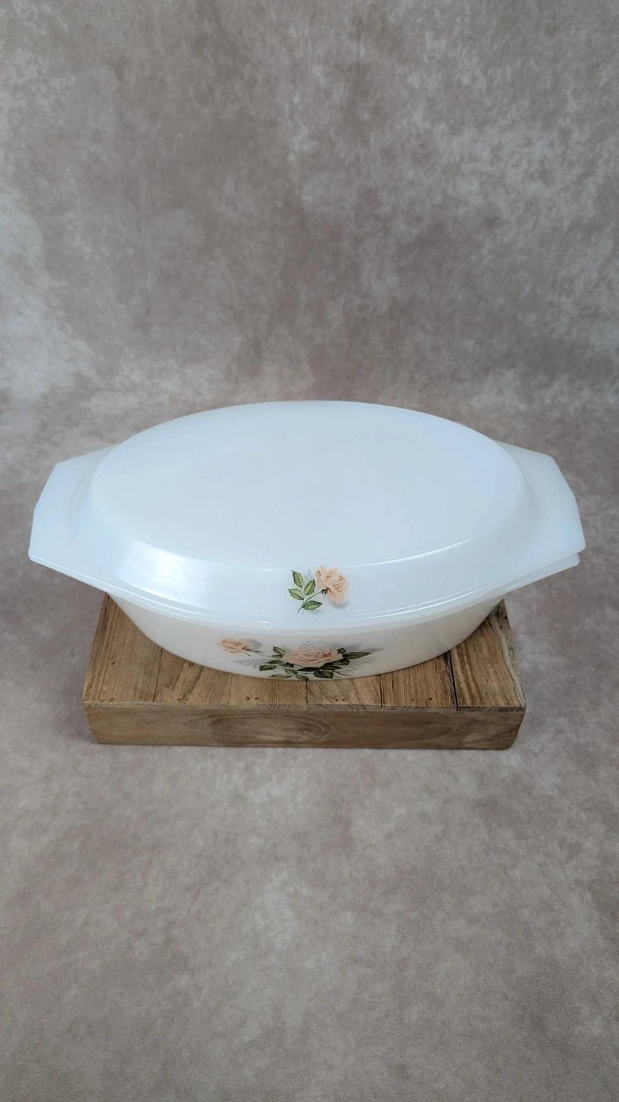 🌹 Plat vintage Arcopal avec couvercle – décor roses 🌹