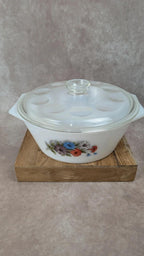 Plat vintage Arcopal avec couvercle en verre