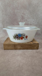 Plat vintage Arcopal avec couvercle en verre