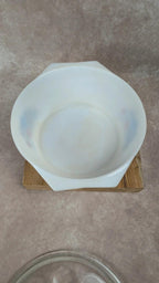 Plat vintage Arcopal avec couvercle en verre