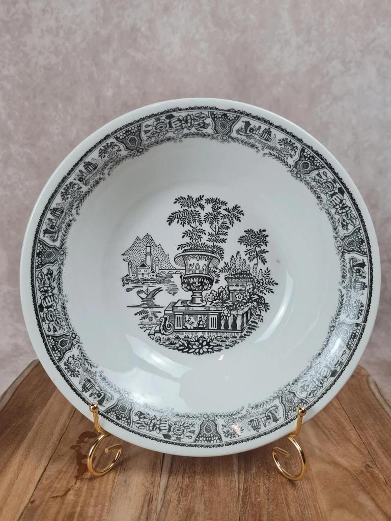 Plat vintage Segovia, décor noir façon paysage italien